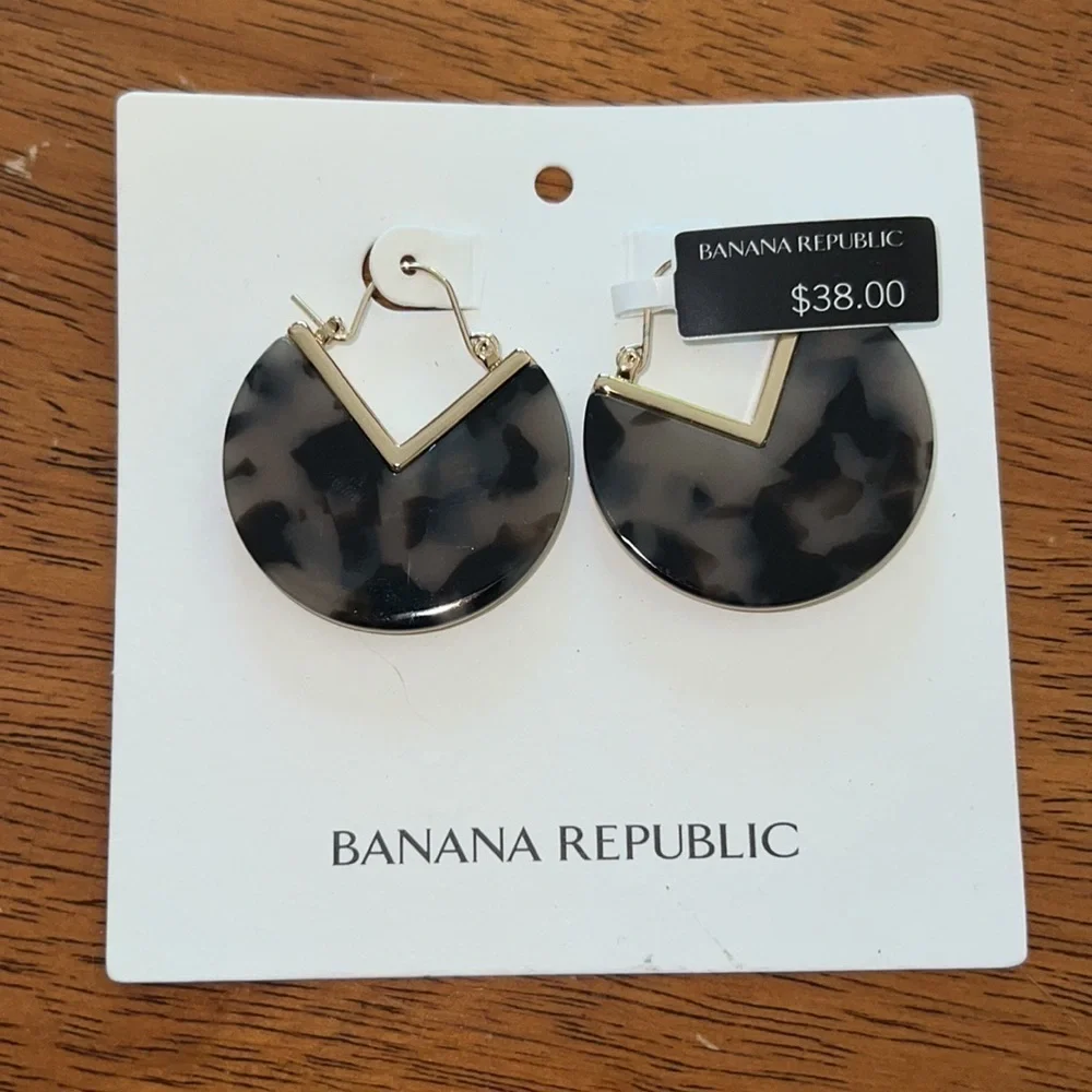 Banana Republic pair earrings